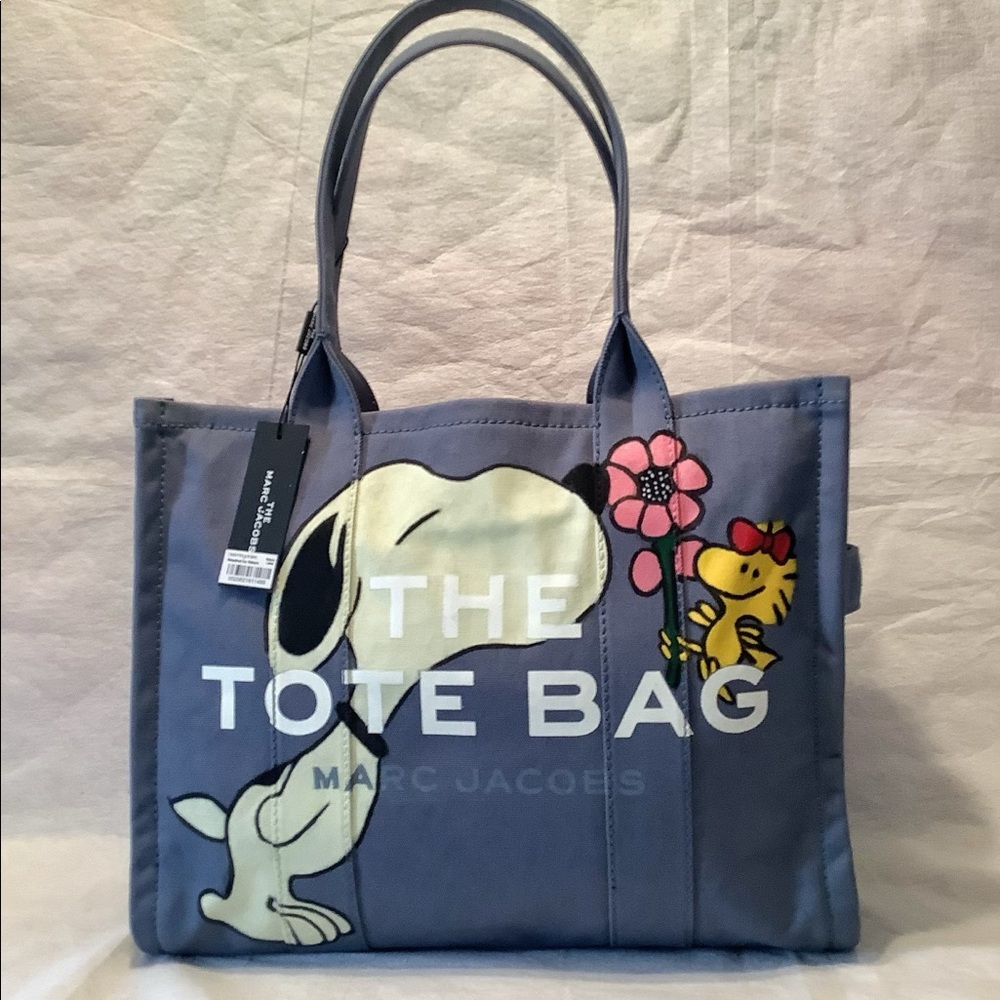 The Marc Jacobs the traveler tote